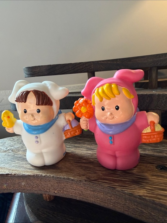 Other - Fisher Price Mattel Little People VTG EASTER BABY PAIR 2002